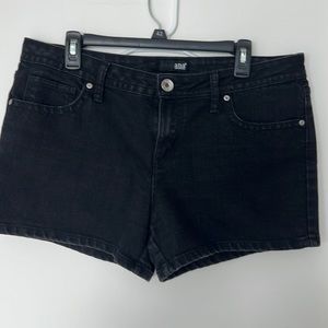 Black jean shorts. 3 inch inseam.